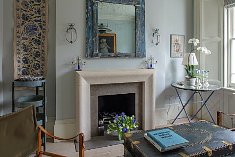LONDON_HOUSE_DESIGNED_BY_JULIE_SIMONSEN_THE_LIVING_ROOM_IN_SHADES_OF_BLUE_WITH_NEW_SANDSTONE_FIRE_SU