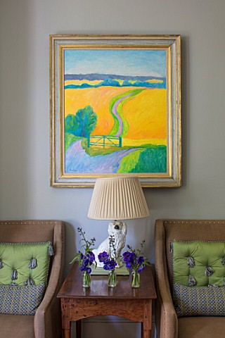 DESIGNER_BUTTER_WAKEFIELD_LONDON__THE_FRONT_ROOM__TWO_CHAIRS_AND_PAINTING