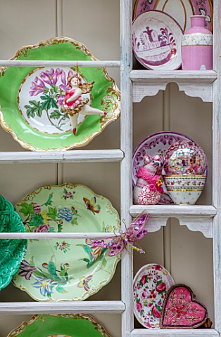 BUTTER_WAKEFIELD_HOUSE_LONDON_THE_CONSERVATORY_PLATES_WALL_CUPBOARD