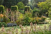 THE SALUTATION GARDEN, KENT: BORDER BY LAWN IN LATE SUMMER. ENGLISH, COUNTRY, GARDEN