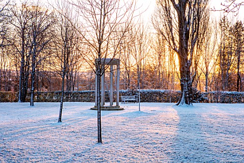 MORTON_HALL_WORCESTERSHIRE_WINTER__FROST_SNOW_COLD_DECEMBER_ENGLISH_COUNTRY_GARDEN_PARKLAND_MONOPTER