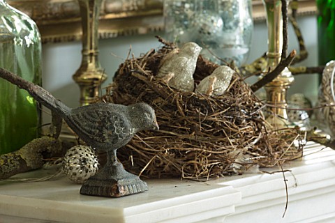 BUTTER_WAKEFIELD_HOUSE_LONDON_SITTING_ROOM_MANTELPIECE_WITH_BIRDS_NEST