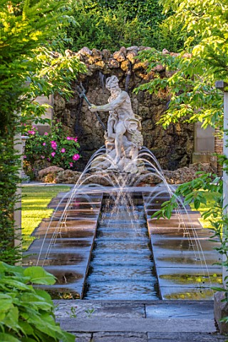 MALVERLEYS_HAMPSHIRE_SUMMER_RILLS_CANAL_WATER_FOUNTAINS_GROTTO_BY_SIMON_PETIFER_NEPTUNE_STATUE_SCULP