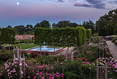 WYNYARD_HALL_COUNTY_DURHAM_WALLED_ROSE_GARDEN_BORDERS_SUMMER_JUNE_ROSES_PATHS_WATER_FEATURE_POOL_PON