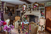 PYTTS HOUSE, OXFORDSHIRE: THE DINING ROOM. DINING TABLE, CHAIRS, CANDELABRAS, MIRROR, FIREPLACE