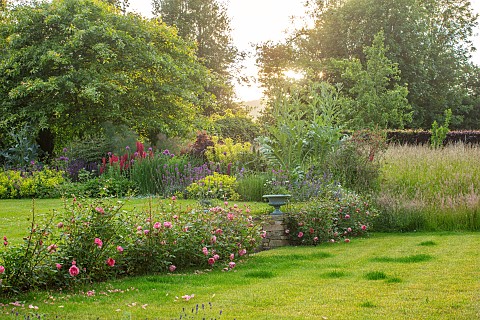 ROOKERY_FARM_SURREY_LAWN_CONTAINERS_URNS_MEADOW_ROSES_GARDENS_ENGLISH_COUNTRY_SUMMER_ROSA_BOSCOBEL_A