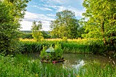 ROOKERY FARM, SURREY: POND, POOL, WATER, DUCK HOUSE, ISLAND, SUMMER, ENGLISH, COUNTRY, GARDENS