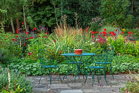 ULTING_WICK_ESSEX_PATIO_TERRACE_GREEN_METAL_TABLE_CHAIRS_WILLOW_TREE_ENGLISH_COUNTRY_GARDEN