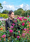 GREEN AND GORGEOUS FLOWERS, OXFORDSHIRE: LUCIE IN THE CUTTING FIELDS, SEPTEMBER