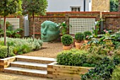 DESIGNER ANTHONY PAUL: SMALL, TOWN, FORMAL, GARDEN, SEATING, CLIPPED, TOPIARY, BOX, BALLS, SCULPTURE, GRAVEL, STEPS, WATER FEATURE, LONDON
