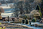 DRUMMOND CASTLE GARDENS, SCOTLAND: LAWN, FROST, FROSTY, CASTLES, CLIPPED, TOPIARY, SHAPES, YEW, GARDENS, SCOTTISH, WINTER, HEDGES, HEDGING, SUNRISE, PARTERRE
