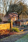 ST TIMOTHEE, BERKSHIRE - WALL, STEPS, SEDUMS, OUTBUILDING, WINTER, JANUARY, FROST, FROSTY, ENGLISH, COUNTRY, GARDEN
