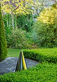 COTTAGE ROW, DORSET: COUNTRY GARDEN, SPRING, BOX HEDGES, HEDGING, WATER FEATURE