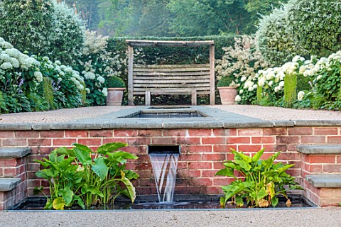 THE_OLD_VICARAGE_WORMINGFORD_ESSEX_DESIGNER_JEREMY_ALLEN__RILL_GARDEN_WATER_WATERFALL_PYRUS_SALICIFO